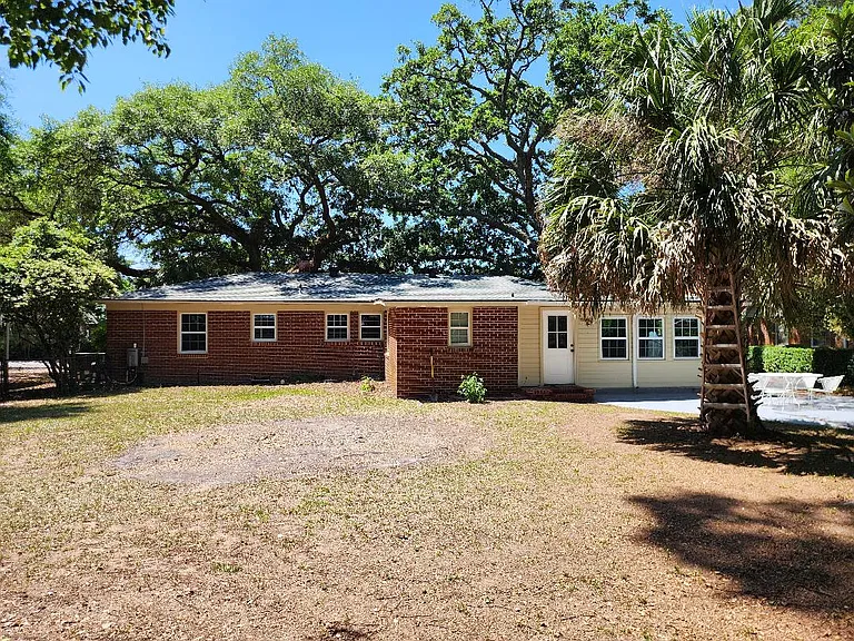 1703 Palmetto Dr — Photo 8