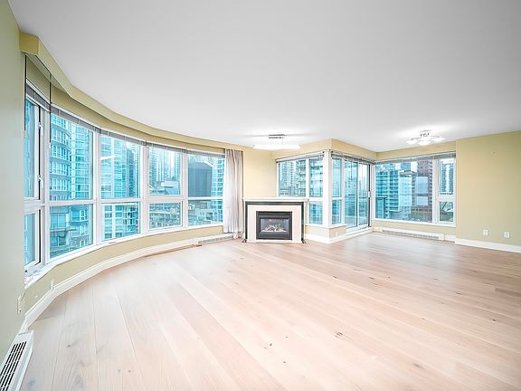 4th image of 560 Cardero St #1401
