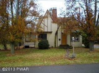 438 Oakwood Ave, Stroudsburg, PA