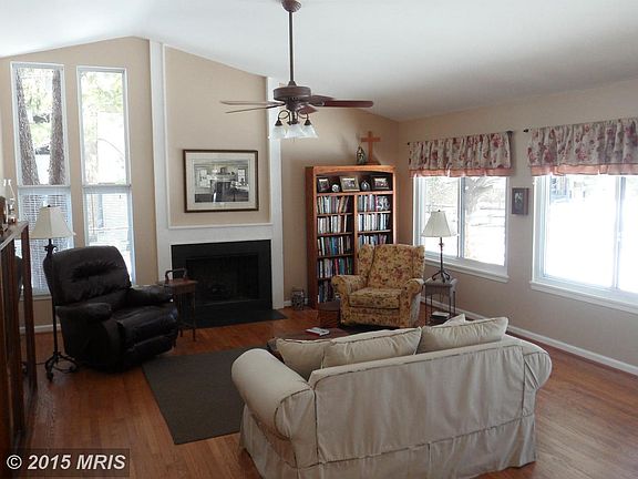 4th image of 19509 Gallatin Ct