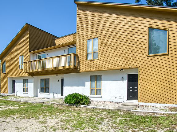 2nd image of 1304 E Magnolia Cir #1308
