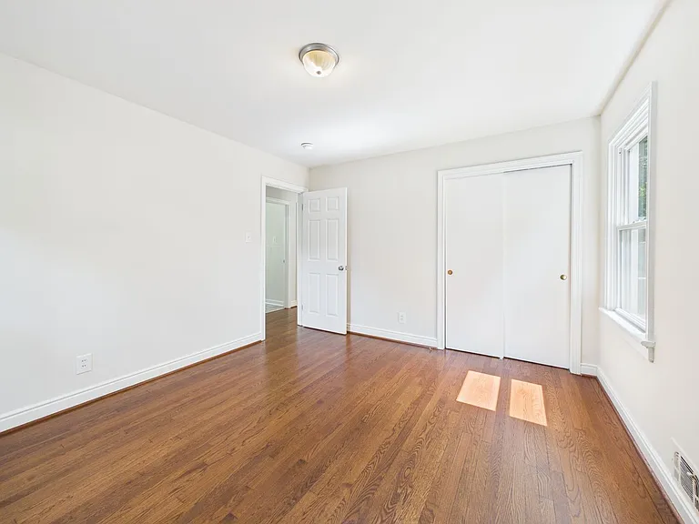 955 Barlen Dr — Photo 15