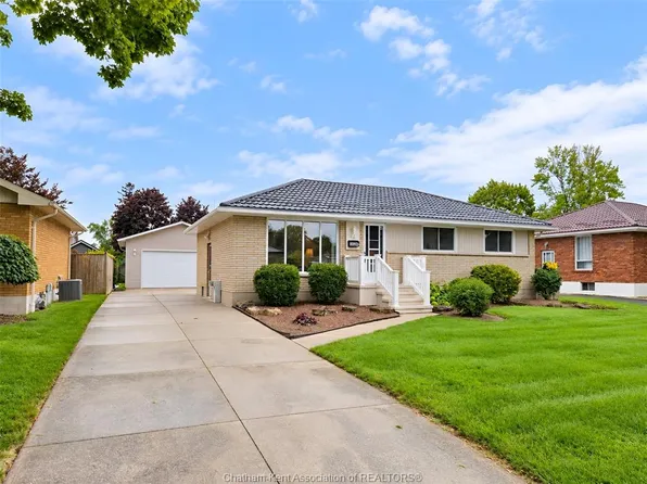 84 Holland Ave, Chatham Kent, ON N7M 2C7