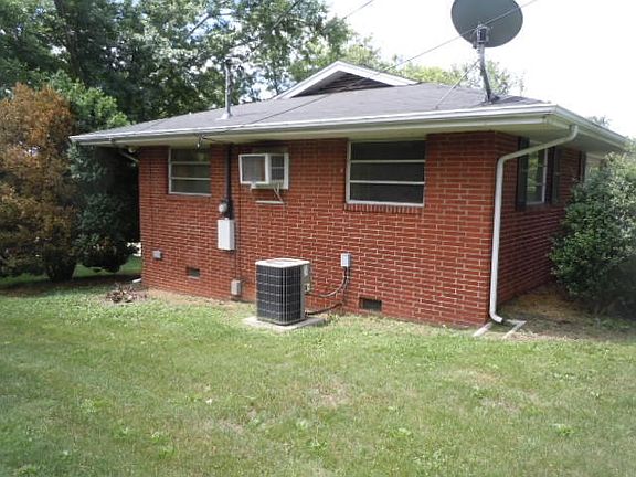 3rd image of 4400 Mildred Dr