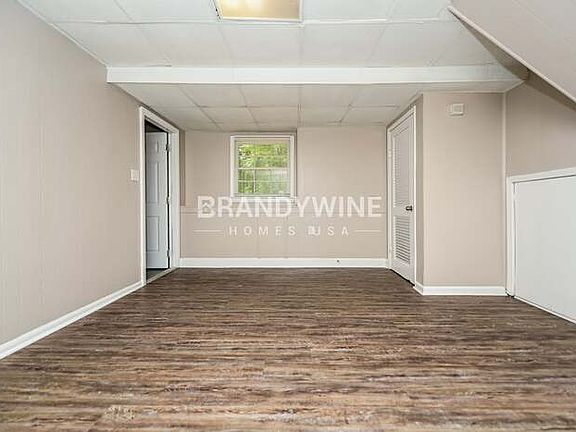 2nd image of 5515 Scofield Rd