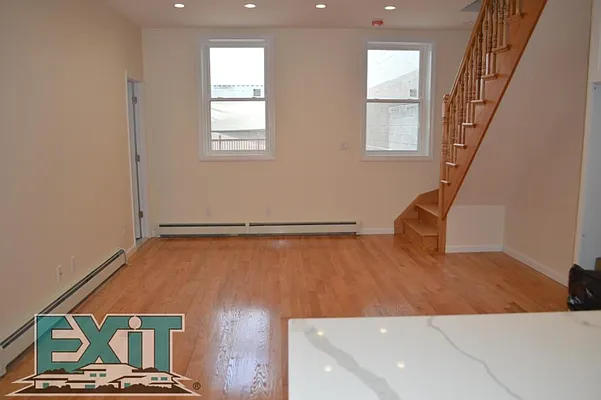 Rented by Exit Realty Top Properties | media 12