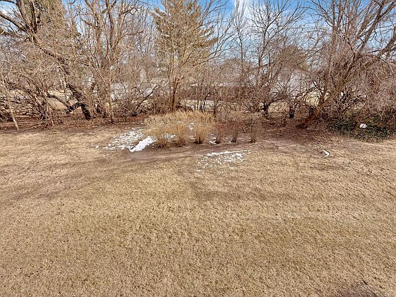 4th image of 406 N Thornwood Dr #406