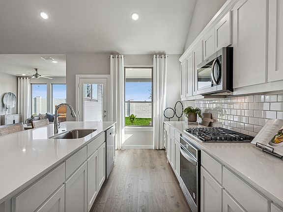 7th image of this home