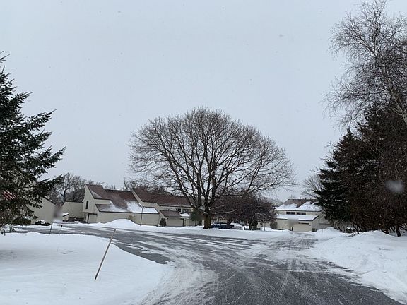 4th image of 102 Woburn Dr