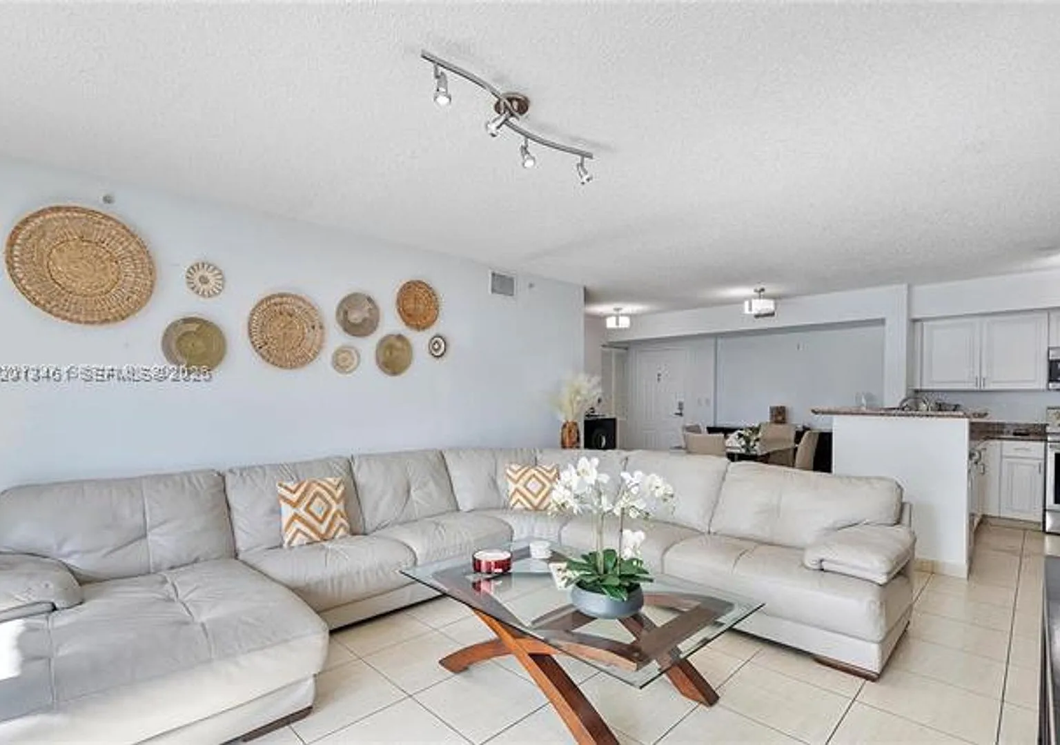 1155 Brickell Bay Dr cu-603, Miami, FL 33131 — Photo 2