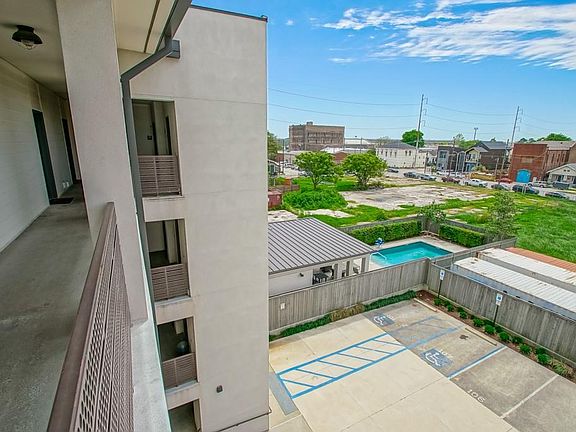 4th image of 2100 Saint Thomas St Unit 405
