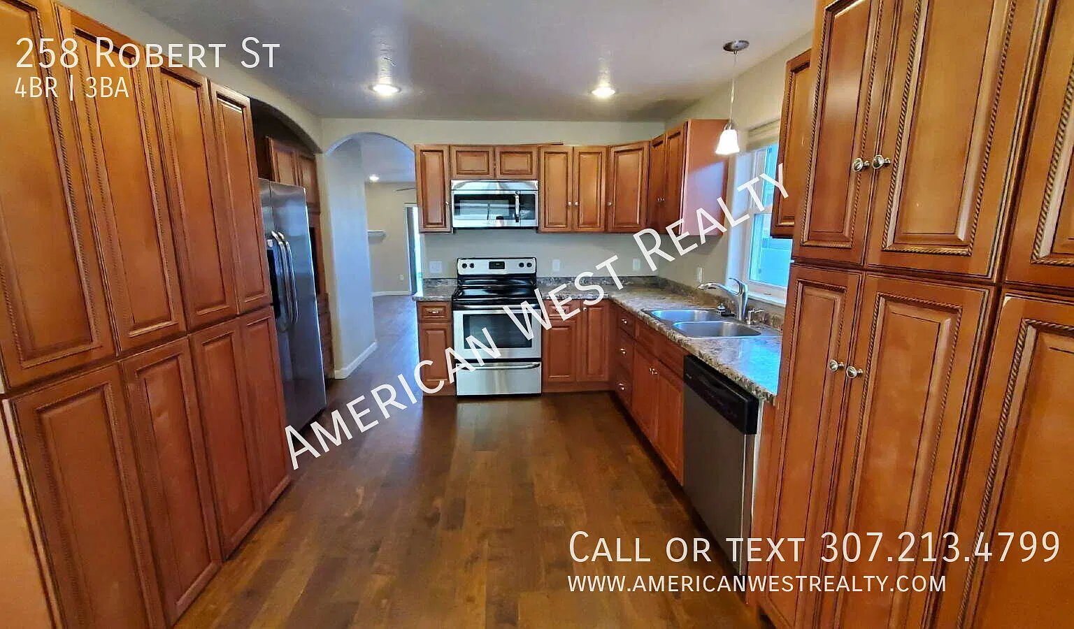 258 Robert St — Photo 3