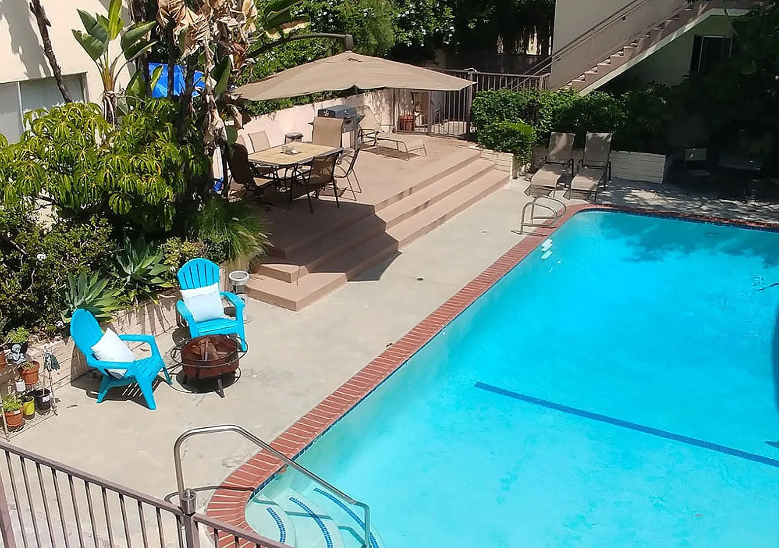 Courtyard at Cordova Apts — Photo 2