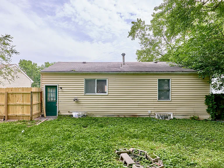 11042 Florence Ave — Photo 20