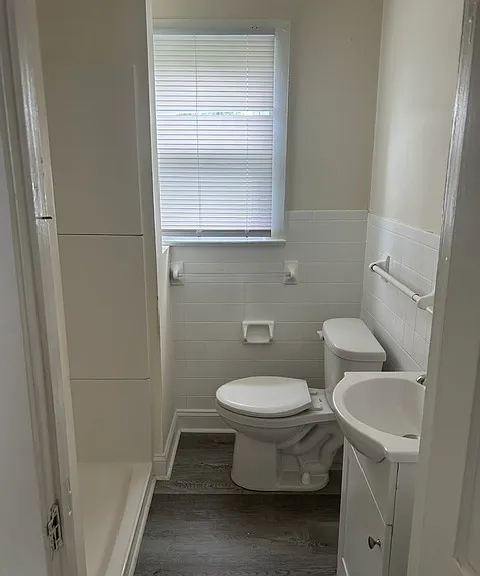 211 Wallace Ln #B — Photo 4