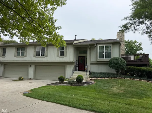 2726 Lakeshire Ln, Indianapolis, IN 46268