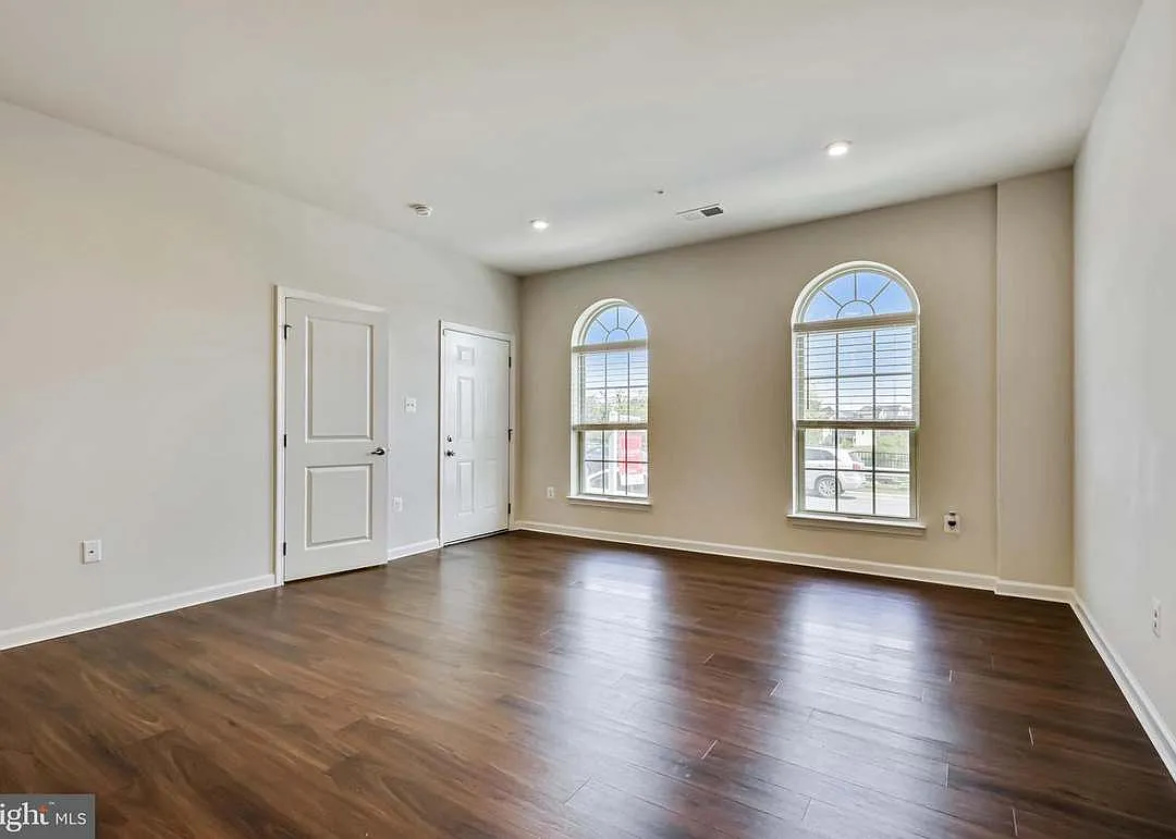 10016 Beerse St — Photo 3