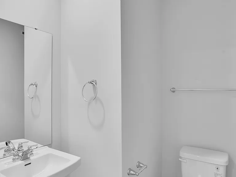 126 Scotland Ln — Photo 18