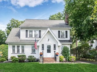 16 Cumberland Rd, Glen Rock, NJ 07452