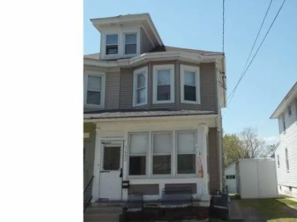 1632 Huddle Ave, Linwood, PA 19061
