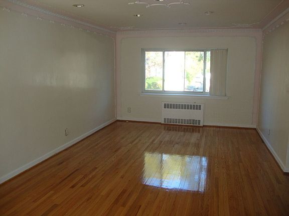 3rd image of 10852 66th Ave