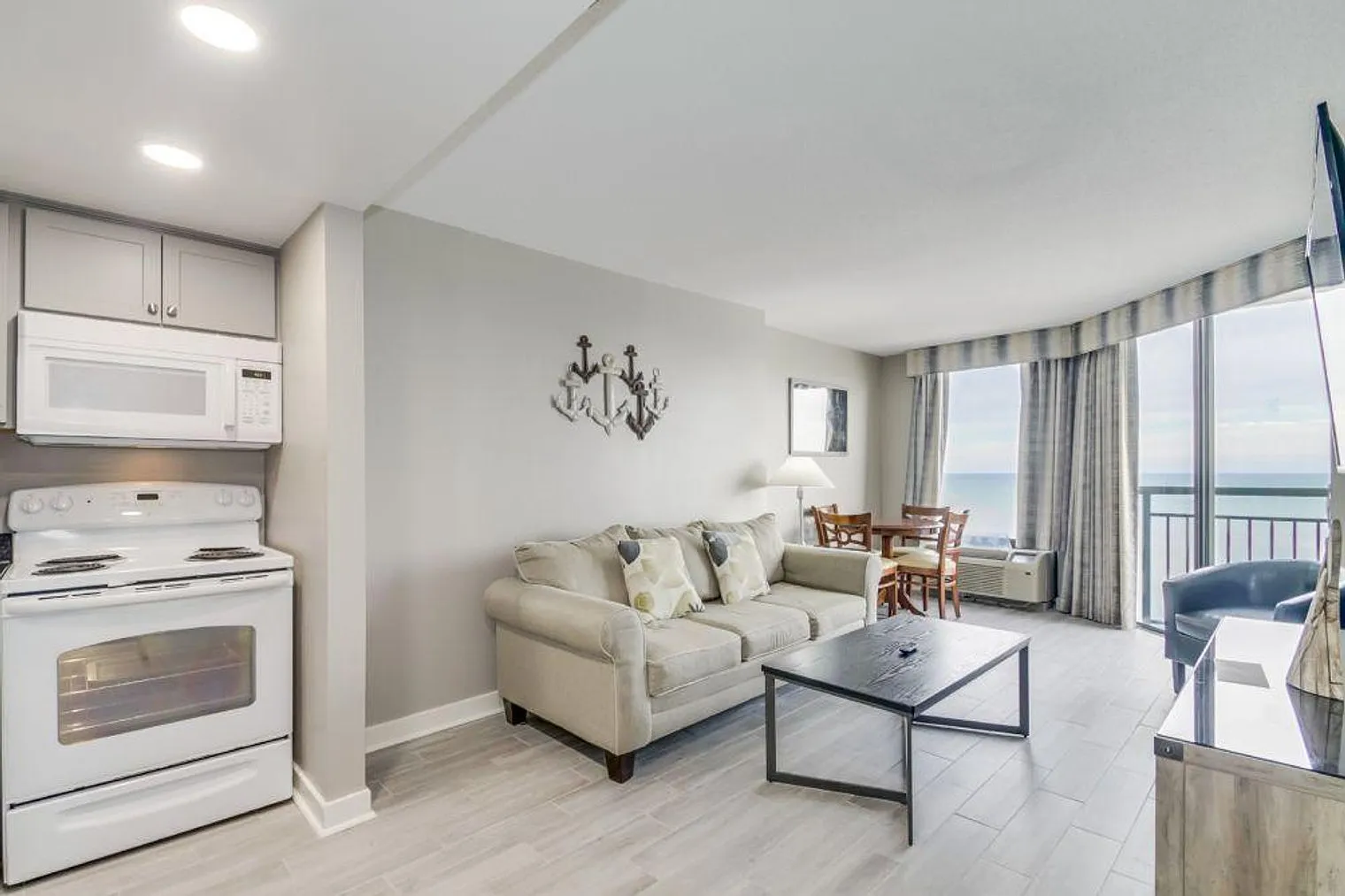1 bed, 1.0 bath, 645 sqft, $3,180 — Photo 2