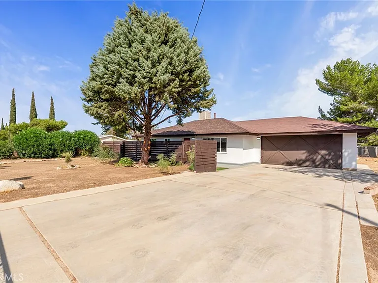 9925 Redwood Ave — Photo 18