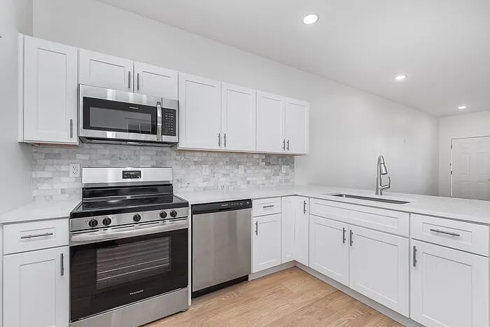 2529 Guilford Ave #A — Photo 12
