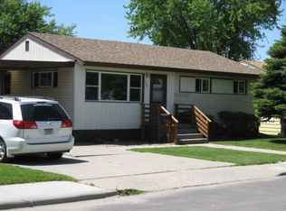 704 Barry Dr, Glendive, MT 59330