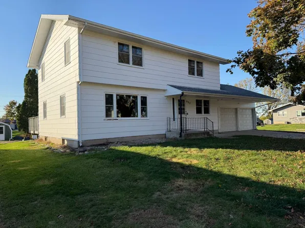 627 1st St N, Rockwell, IA 50469