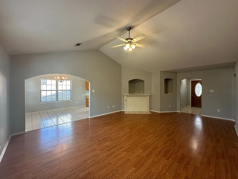 609 Apple Valley Dr — Photo 4
