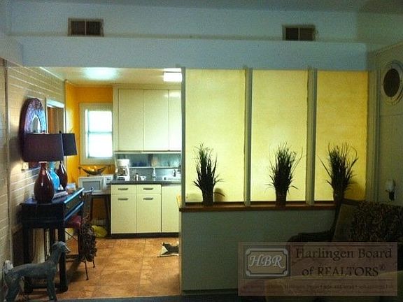 2nd image of 1902 E Madison Ave