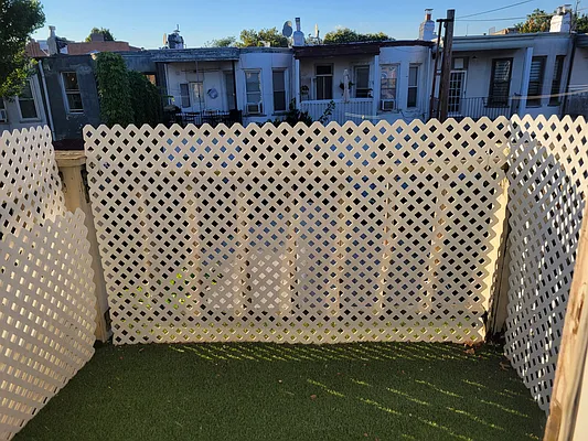 Rented by MCR Realty | media 27