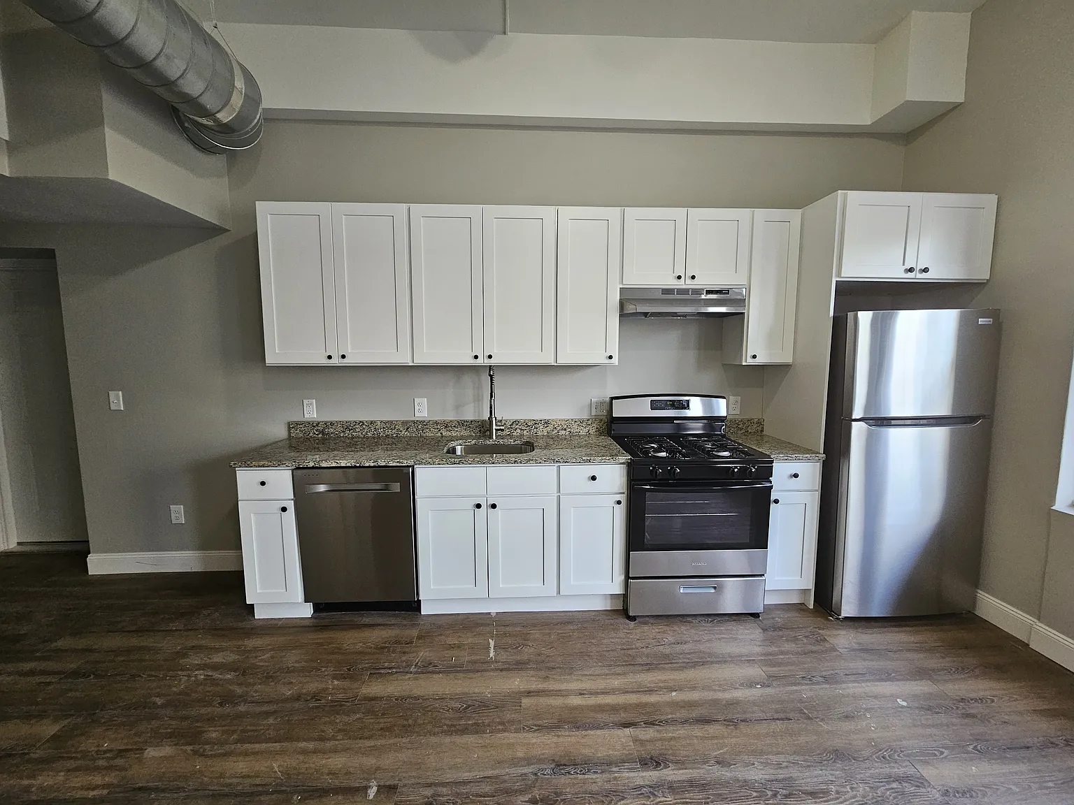 2 bed, $1,800 — Photo 3
