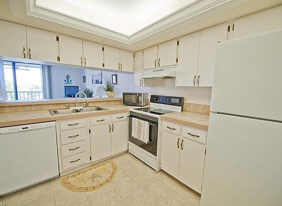 4th image of 3490 N Key Dr APT 412