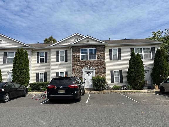 2nd image of 23 Aspen Ct