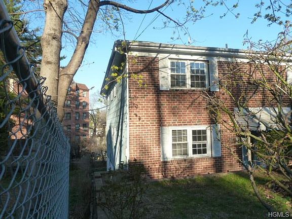 4th image of 335 Warwick Ave