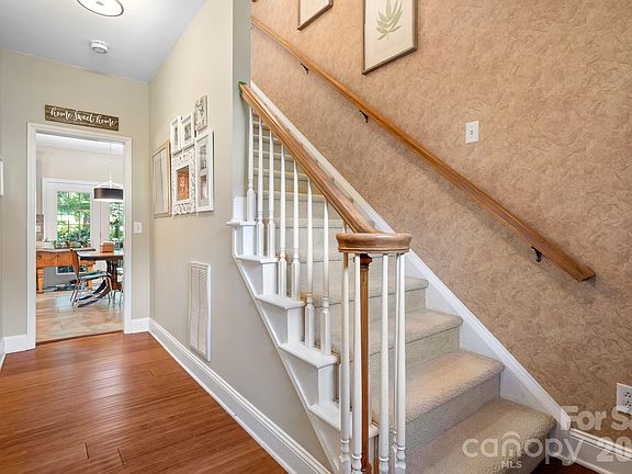 4th image of 20720 Willow Pond Rd