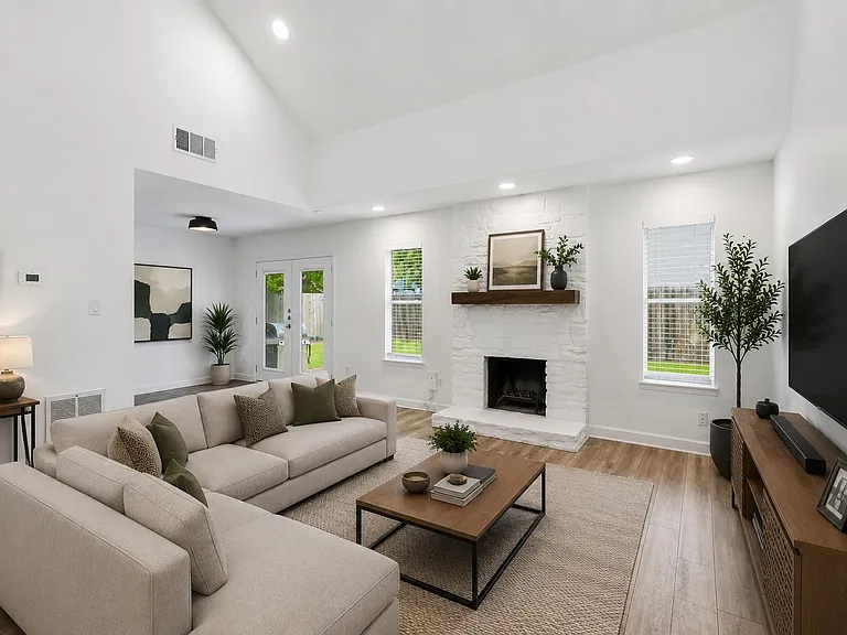 3200 Spaniel Dr — Photo 2