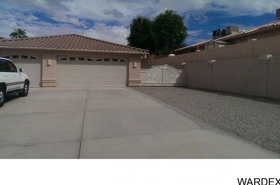 3rd image of 3956 Duke Dr