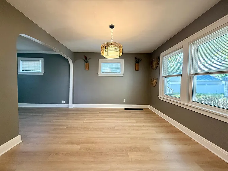 8018 Theota Ave — Photo 23