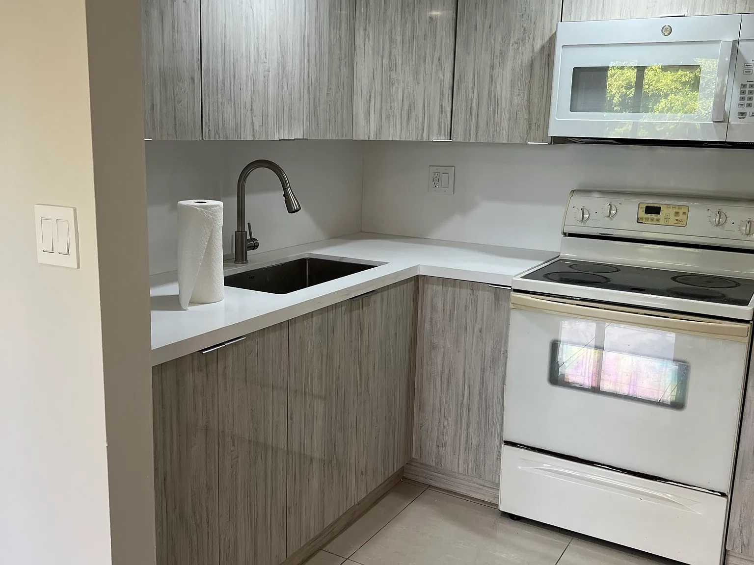 2 bed, 1200 sqft, $2,500 — Photo 1