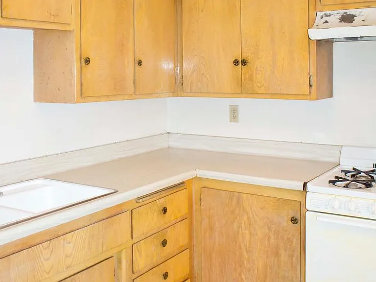 1033 Cordova St #16 — Photo 2