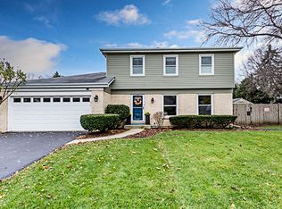 619 Nordic Ct, Libertyville, IL 60048