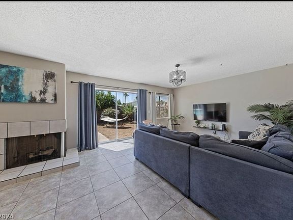 5th image of 3006 Carruth St