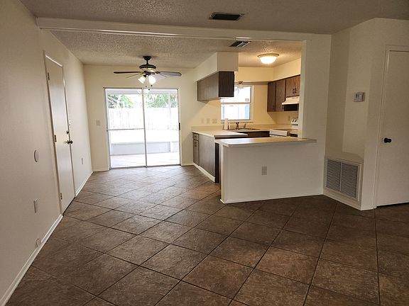 5th image of 3914 Gatewood Dr