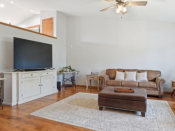 5th image of 4383 Van Winkle Way