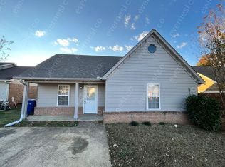 7031 Foxhall Dr, Horn Lake, MS 38637