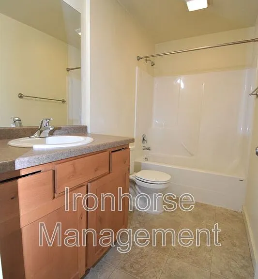 807 W Villard St #21 — Photo 15