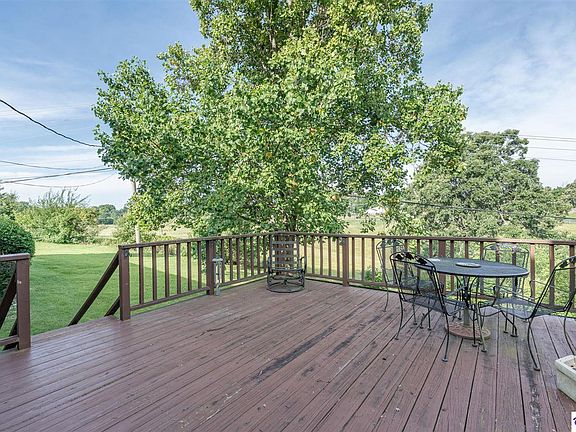 4th image of 1624 Redbud Cir